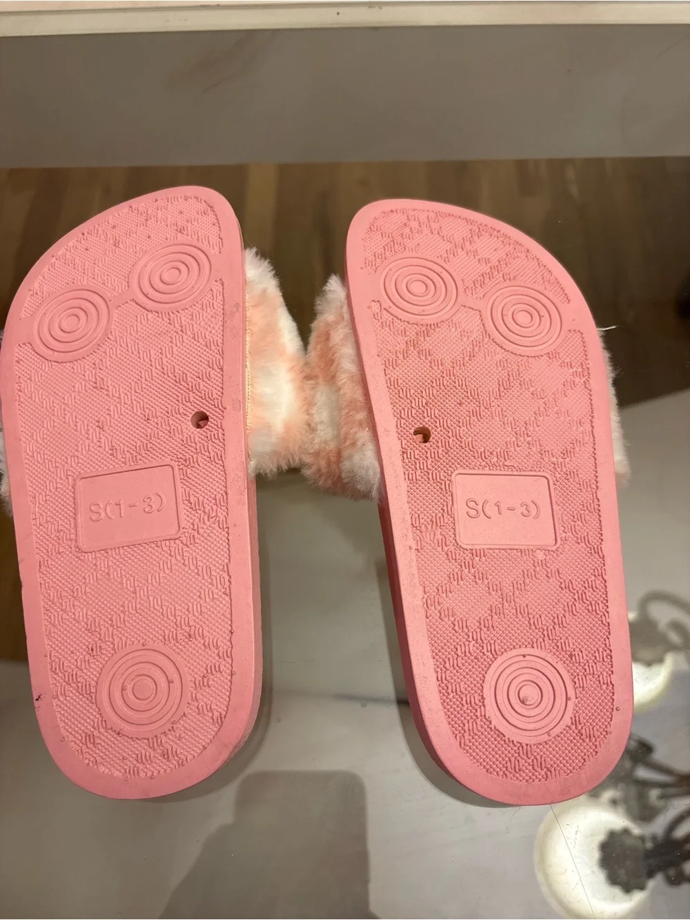 Women's Pink Faux Fur Slide Sandals Smiley Face Patches Slip On Size 1-3